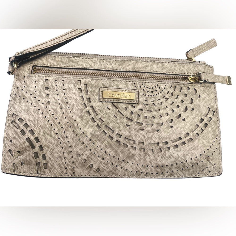 Calvin Klein w/Cutouts Cream Wristlet